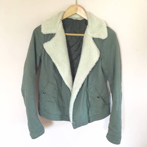 ❌SOLD❌HOLLISTER• Sherpa lined olive coat - Picture 4 of 4