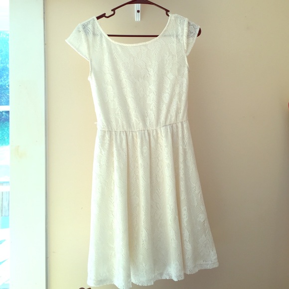 White lace dress size SMALL NWOT