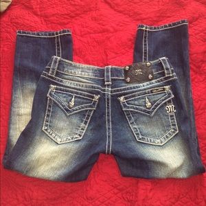 MISS ME CAPRIS. ACID DISTRESSED