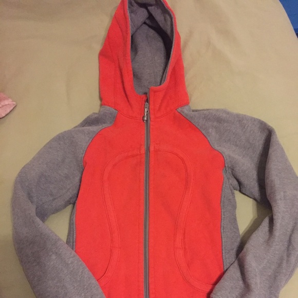 Lululemon size 4 sweatshirt