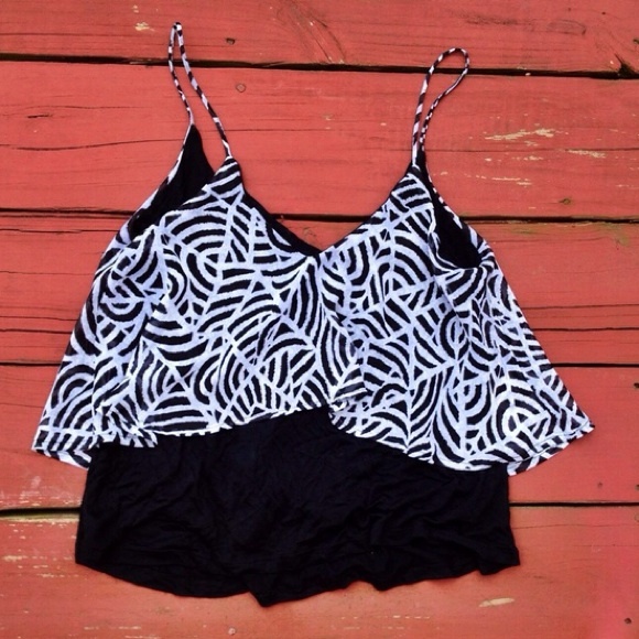 Urban Outfitters semi crop tank - Picture 3 of 3