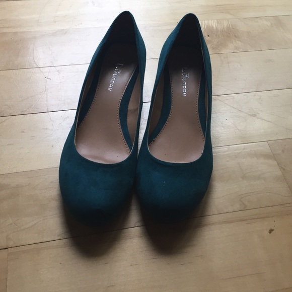 Never worn! CL by Laundry Teal wedge