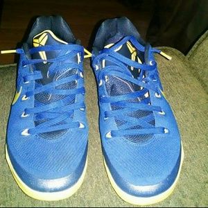 Sneakers / Kobes