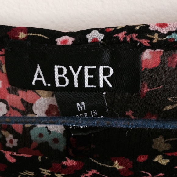 Sheer floral top - Picture 2 of 2