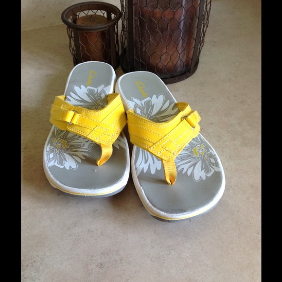 Yellow "Clarks" Thong Sandal-NWOT-$15.00