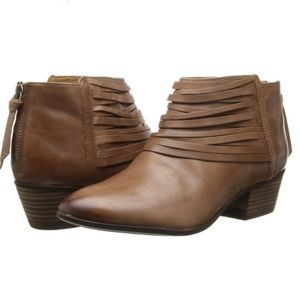 (ON HOLD) NWOT Clarks Spye Celeste Bootie