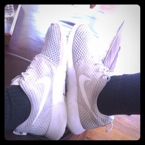 Used Nike elite roshes