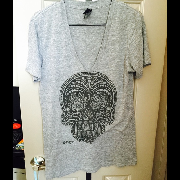Obey Skull V neck