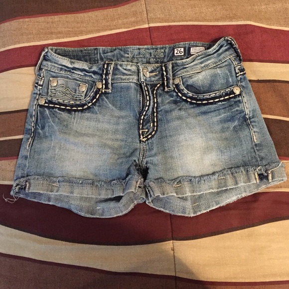 Size 26 Miss Me "boyfriend" shorts