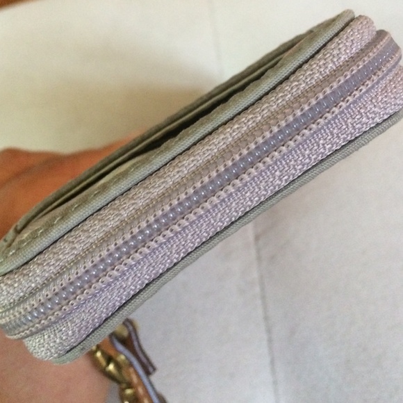 Fossil Floral Key-Per Carryall Wristlet - Picture 2 of 4