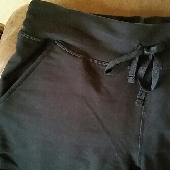 Loose Fit Shorts - Picture 2 of 3