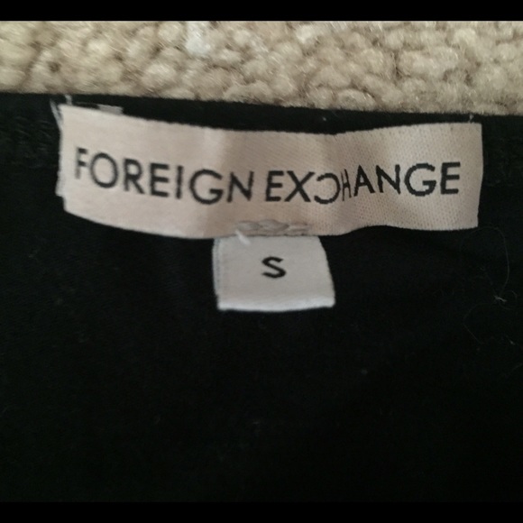 Daisy Halter Crop Top - Picture 3 of 3