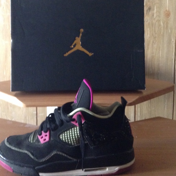 Jordan 4s