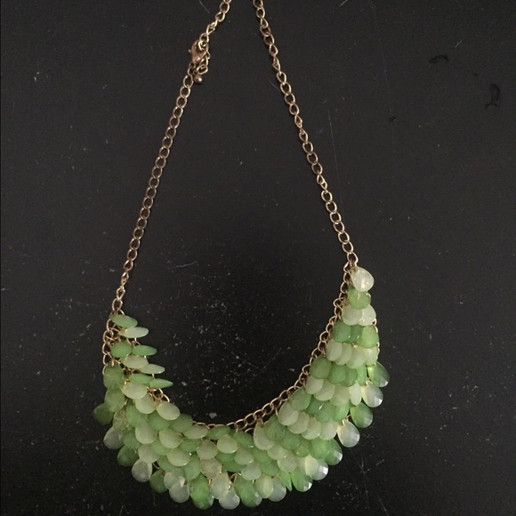 Green statement necklace