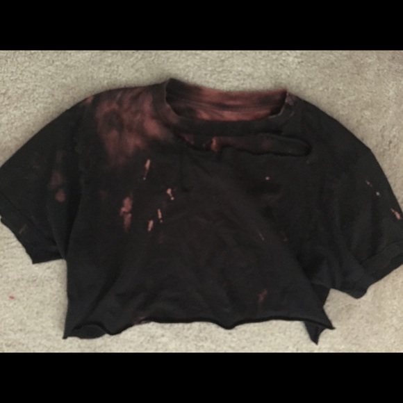 UNIF Style Destroyed Black Crop Top - Picture 2 of 3