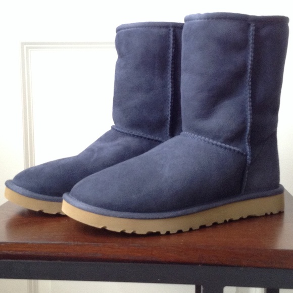 Navy short classic Uggs 7