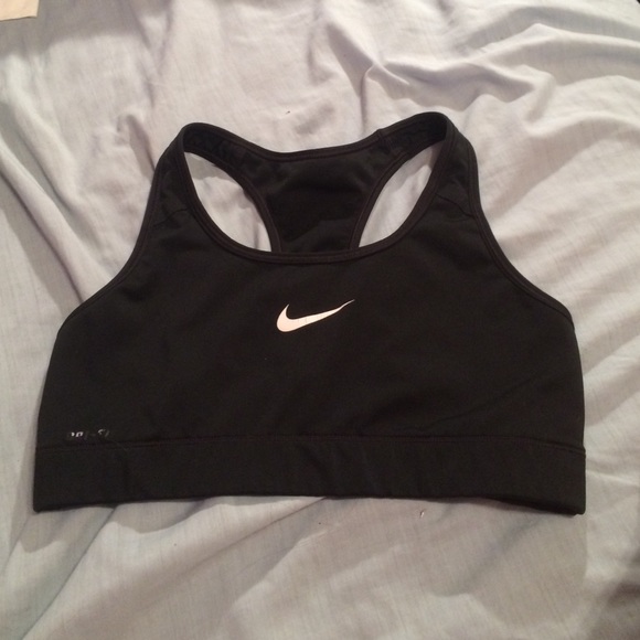 Black nike sports bra