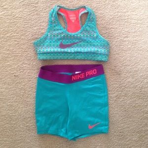 Nike pro sports bra and spandex set