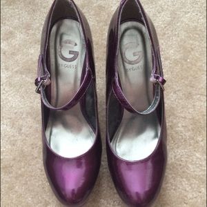 Guess Pumps