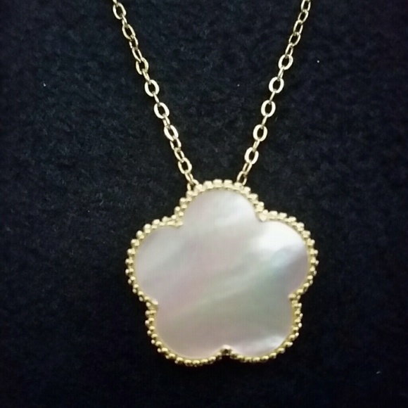 Pendant necklace