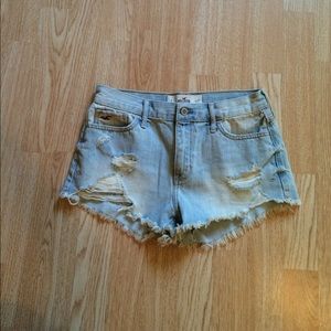 Hollister high rise shorts.