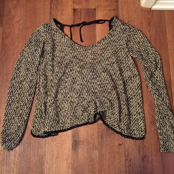 Buckle brand top in great condition!