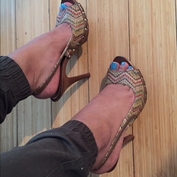 Heels - Picture 2 of 3