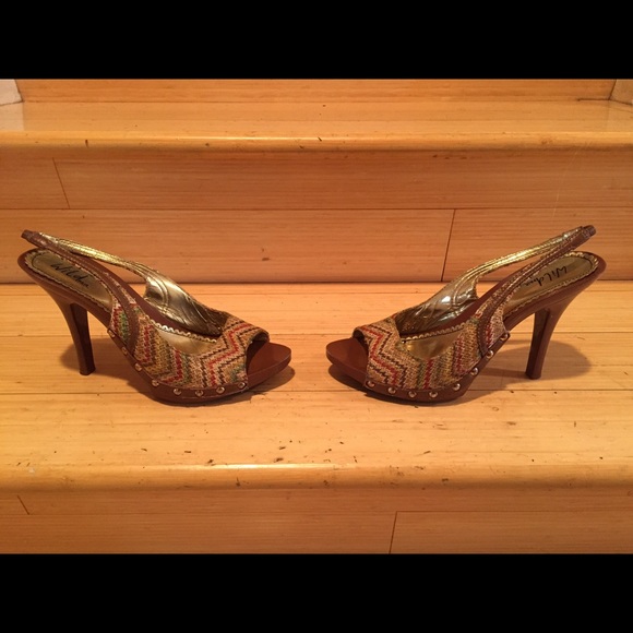 Heels - Picture 3 of 3