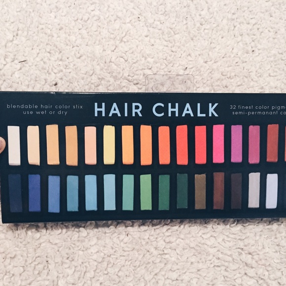 Hair chalk