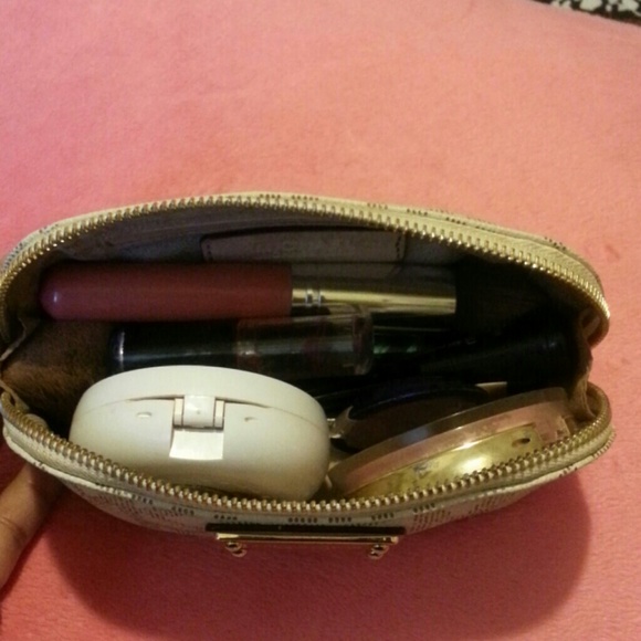Cosmetic bag make an offer 👍👍👍 - Picture 2 of 4