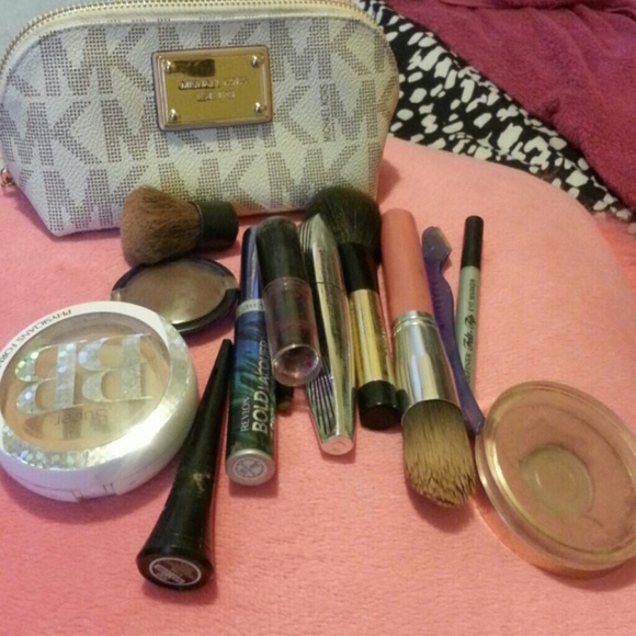 Cosmetic bag make an offer 👍👍👍 - Picture 4 of 4