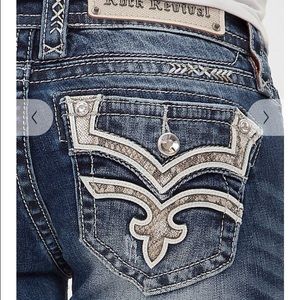 ROCK REVIVAL straight leg jeans size 25!