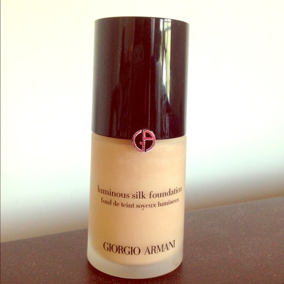 Giorgio Armani Luminous Silk Foundation