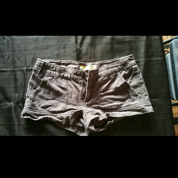 Size 7 Roxy shorts