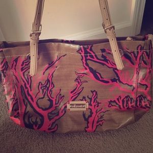 Coral tote!