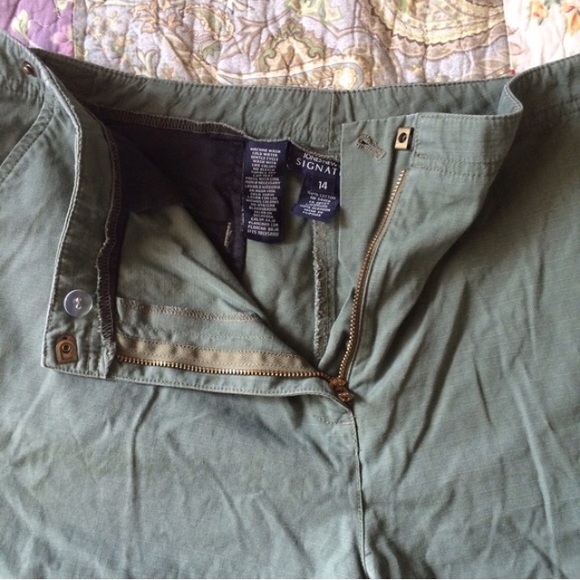 Jones New York Shorts - Picture 2 of 3