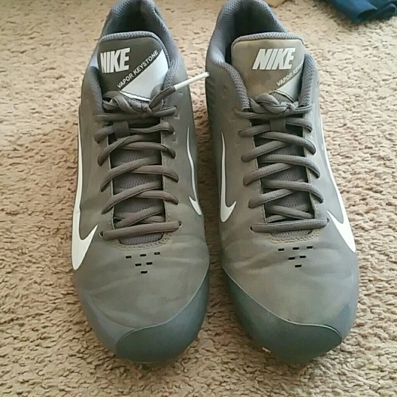 *Like new Nike cleats! - Picture 2 of 4