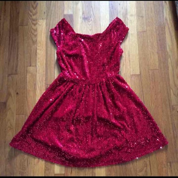 Sparkle red dress