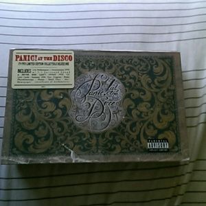 *SOLD* Panic! At The Disco Collectors Box