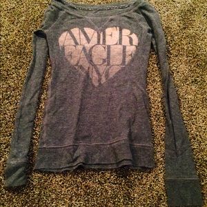 An American eagle long sleeve shirt