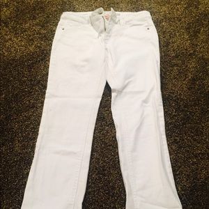 White skinny jeans