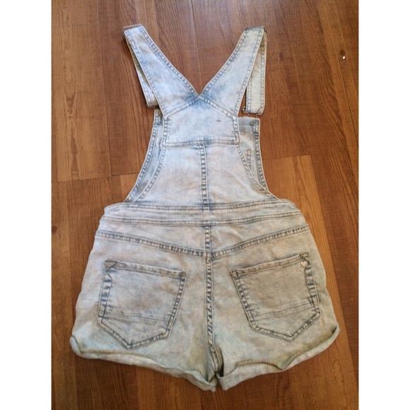 Kendall & Kylie overall shorts - Picture 3 of 4