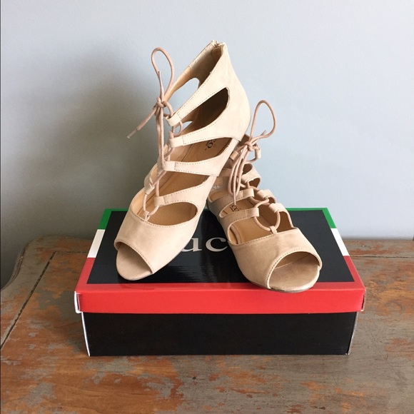 🎉HP🎉 Lace up flats - Picture 1 of 4