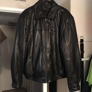 ⚡️SALE. MAKE AN OFFER⚡️100% Black Leather Jacket