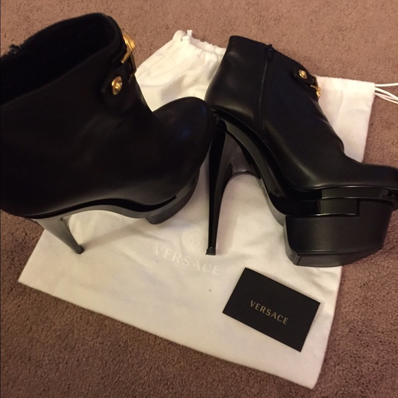Versace ankle booties - Picture 2 of 3