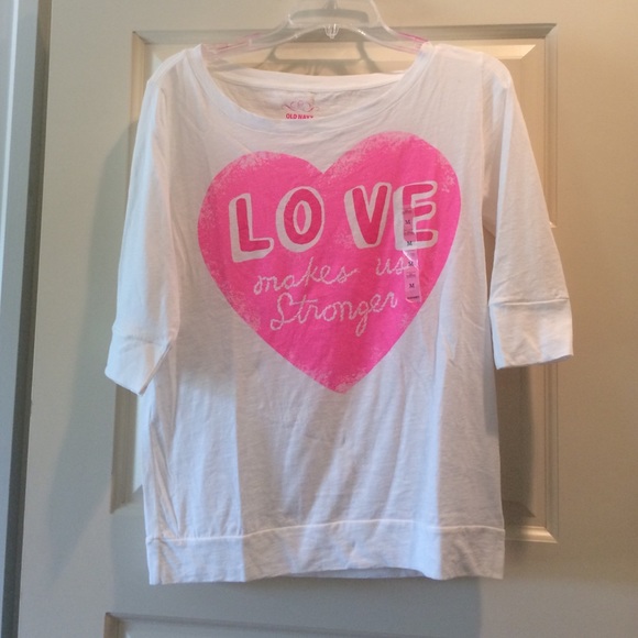 BRAND NEW graphic tee 3/4 sleeves