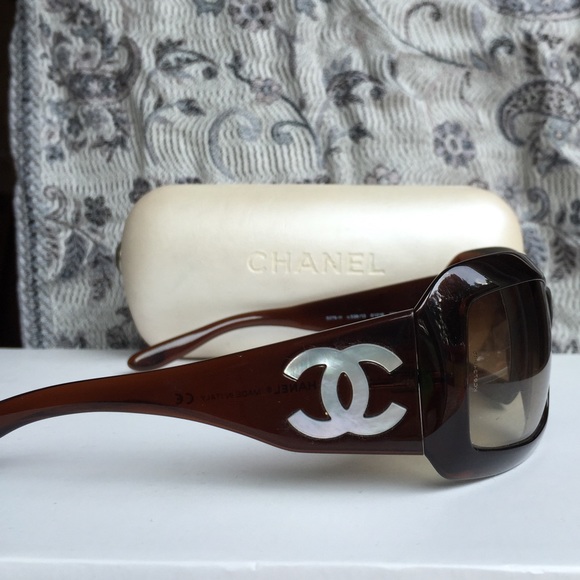 CHANEL Mother of Pearl Sunglasses - Picture 3 of 4