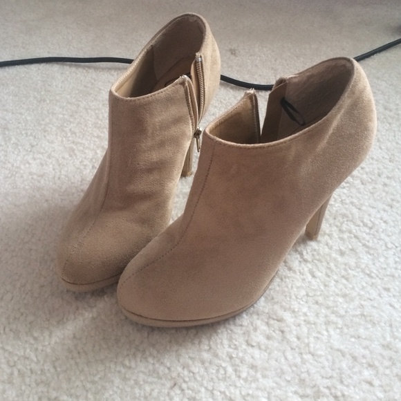 Super chic booties!!