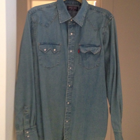 LEVI'S DENIM BUTTON DOWN SHIRT SIZE:S - Picture 1 of 1