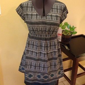 Liz Lange MATERNITY top. Size XS. NWT